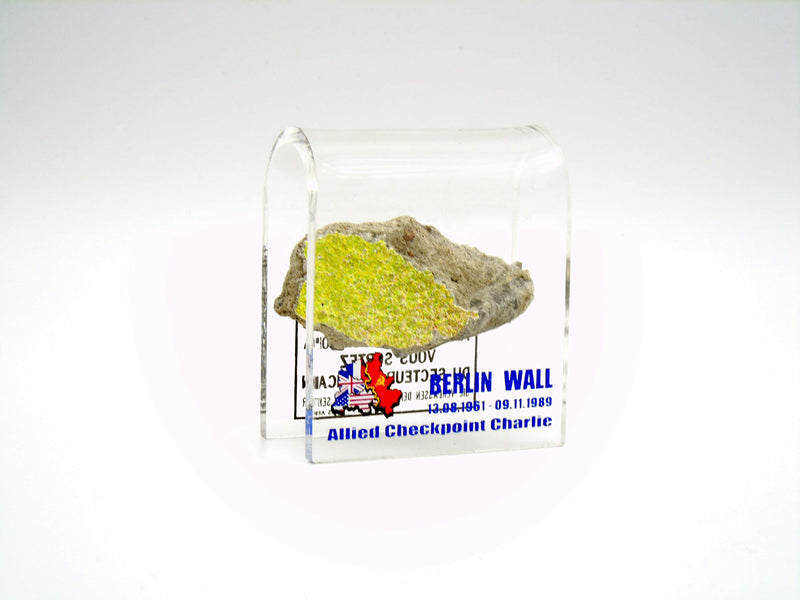 NewNest Australia - Original Piece of The Berlin Wall in Checkpoint Charlie Motive Souvenir in Acrylic Display (2" x2") 