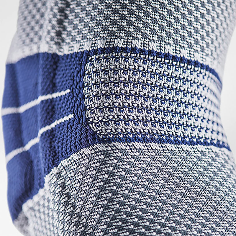 Bauerfeind GenuTrain unisex knee support for relief, stabilization and activation after injury, surgery or in chronic cases such as gonarthrosis (joint wear) or arthritis Titanium Size: 2 Without silicone edge - NewNest Australia