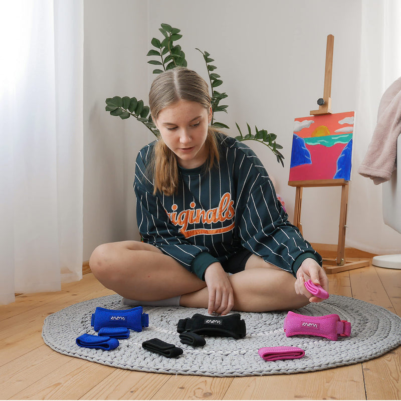 KARM Osgood Schlatter Kids Patella Knee Strap - Set of Knee Strap for Kids and 3 Adjustable Straps for Sports, Knee Pain & MCL. Kids Knee Band for Boys and Girls (One Size; Pink) One Size - NewNest Australia
