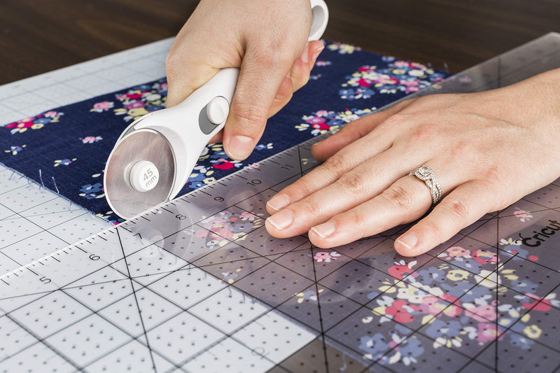 Cricut Rotary Cutter - Rotary Cutter for Fabric, Sewing and Quilting Projects - Compatible For Both Right- and Left-Handed Use - [45mm] 45MM - NewNest Australia