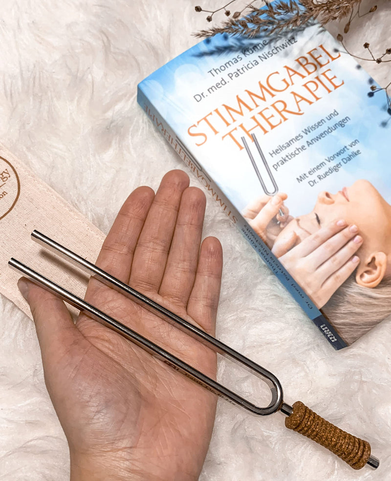 Sonic Energy beginner tuning fork set "Earth" - Om tuning fork in 136.10 Hz - including wooden stand and book for tuning fork therapy (TF-E+BOOK) standard - NewNest Australia