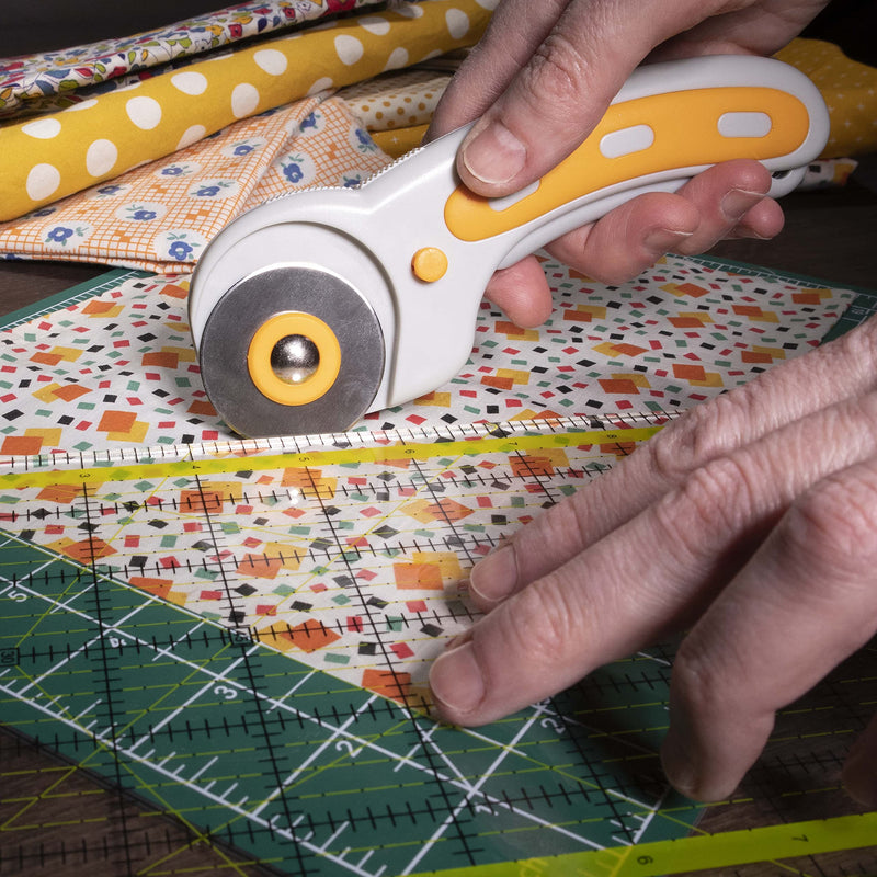 WA Portman Self Healing Cutting Mat and Rotary Cutter Set - 9x12 Inch Rotary Cutter Mat - 45mm Rotary Fabric Cutter - 5 Extra Rotary Cutter Blades - Ideal Sewing Mat Set for Craft Supplies - NewNest Australia