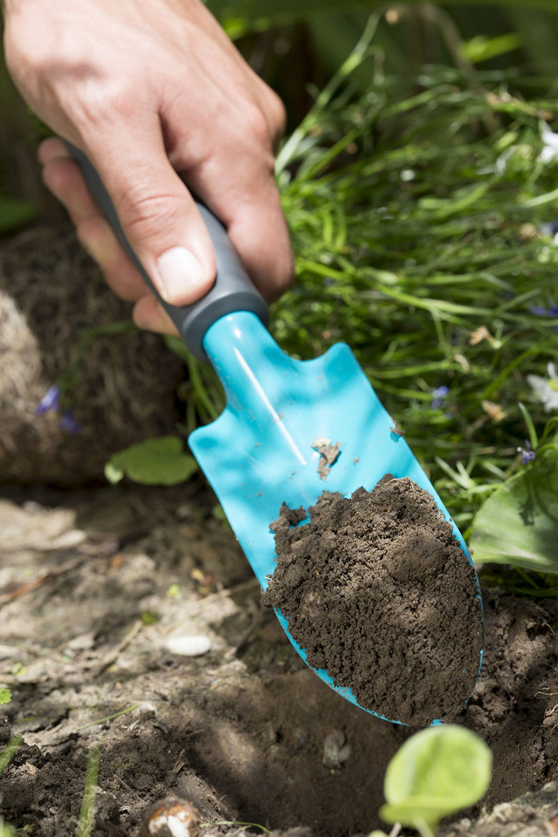 GARDENA Classic Trowel: Convenient spade for small planting tasks; steel; corrosion-resistant; non-slip, ergonomic handle; 6 cm working width (8951-20) - NewNest Australia