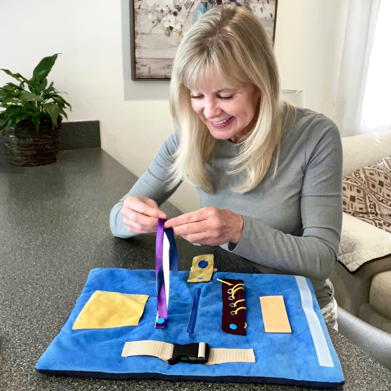 Modaliv – 2-in-1 Fidget Mat and Muff – Alzheimer’s and Dementia Activities for Seniors – Fidget Blanket for Adults with Dementia – Anxiety Relief Fidget Quilt – Rolls Up to Warms Hands (Blue) Blue - NewNest Australia