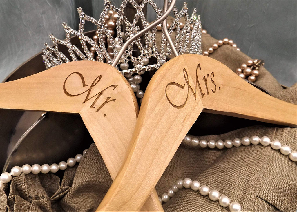 NewNest Australia - NAHANCO MRMRS20017ENG Bridal Hanger Set, Natural Wood Hangers Engraved with (Mr. and Mrs.), 17” (2 Piece Set), Natural w/Engraved Print 